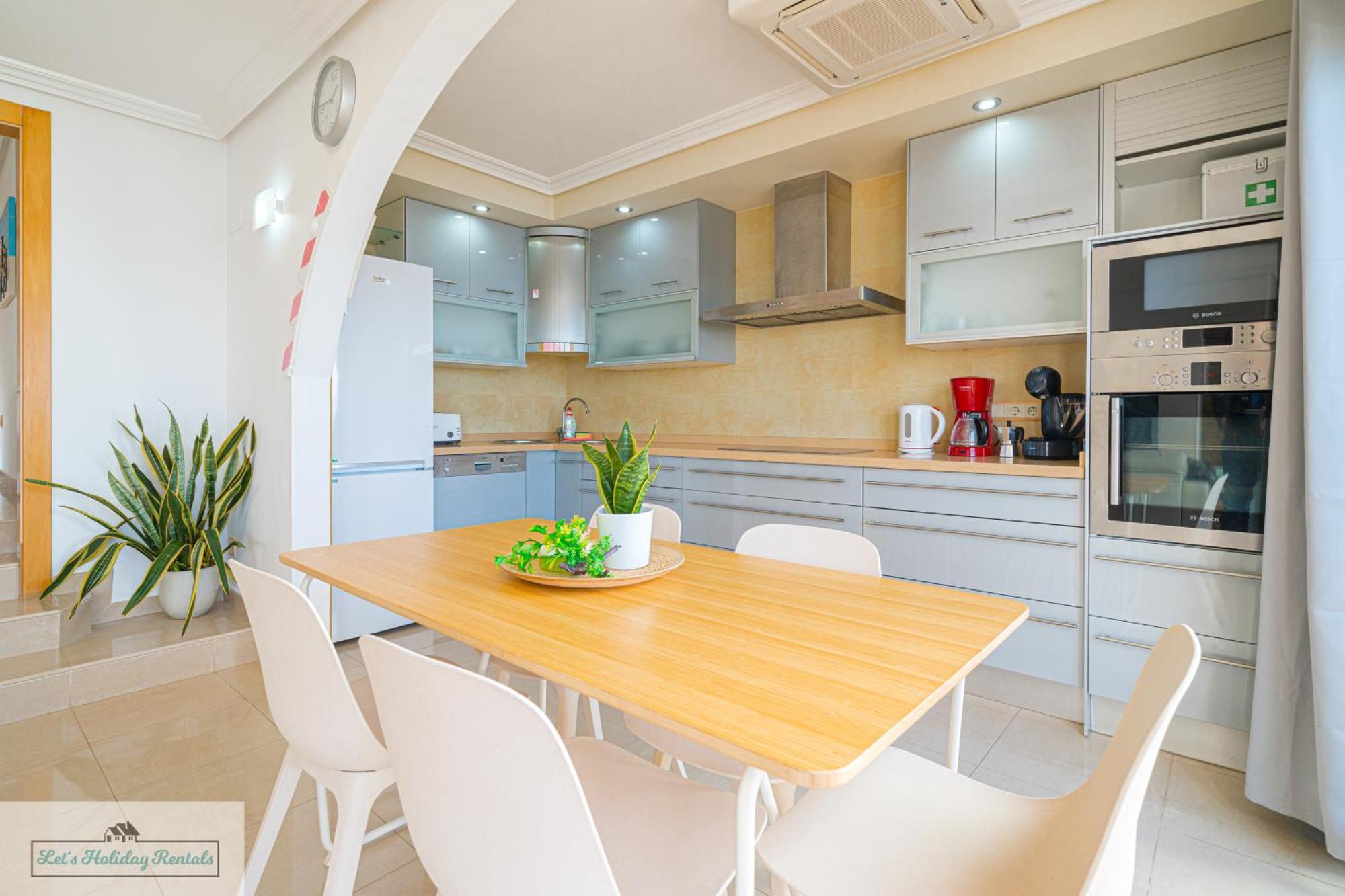 Piso Primera Linea Jakarta 3 Sea View 坎佩略 外观 照片
