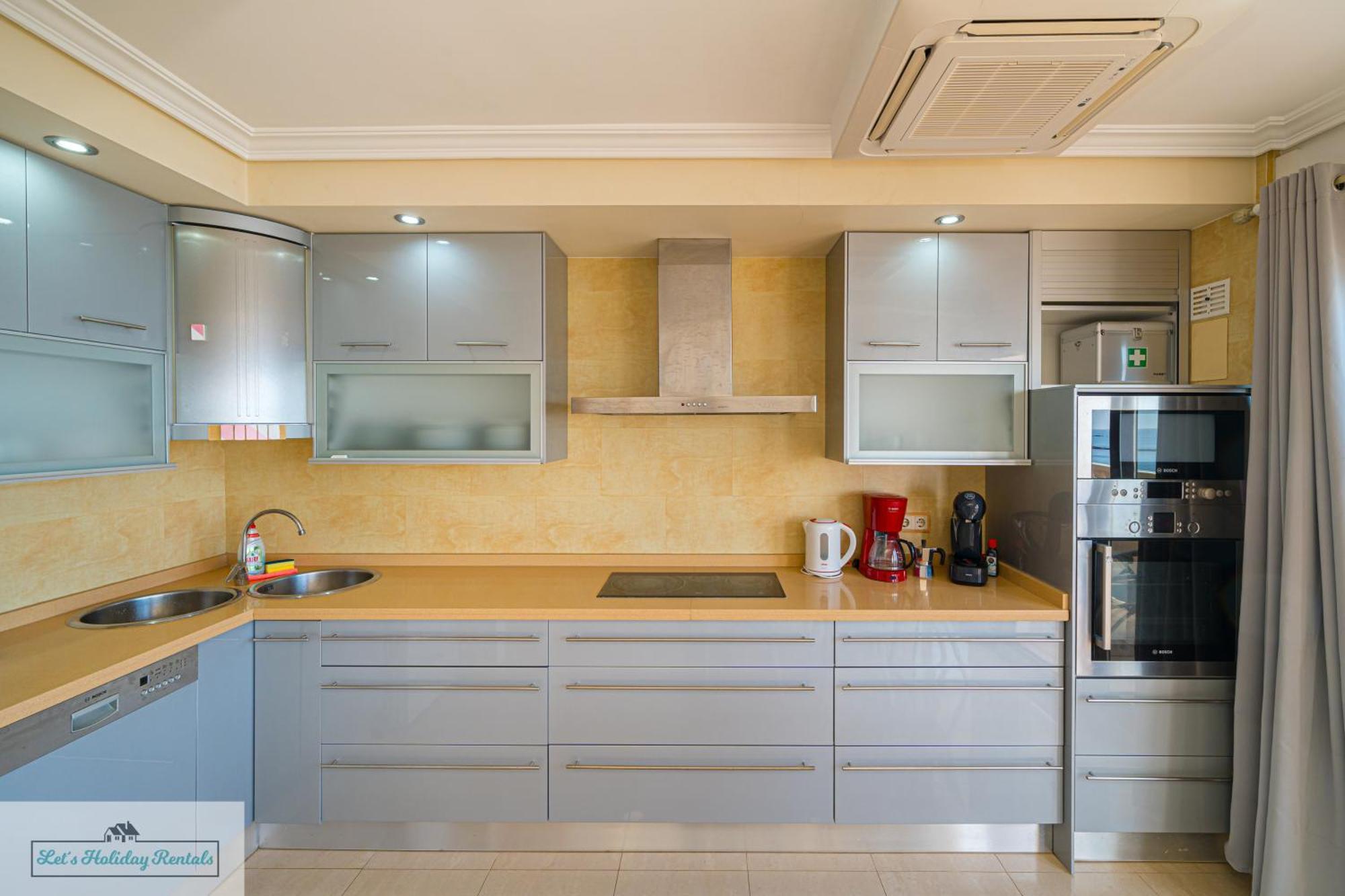 Piso Primera Linea Jakarta 3 Sea View 坎佩略 外观 照片